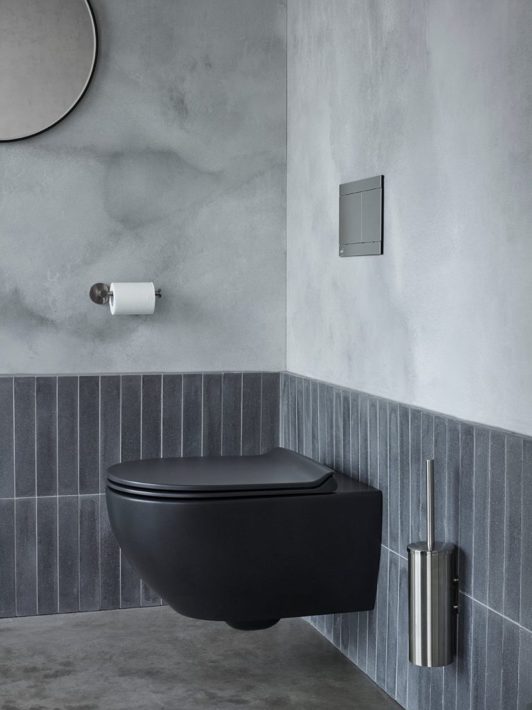 Do7002 Do7009 Bn Main 003 Loo Roll | Lead Wolf, Peterborough