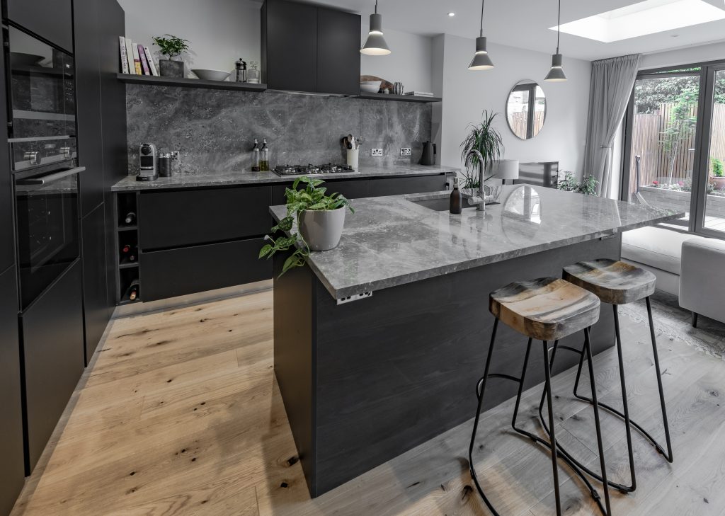 Jav7885 | Lead Wolf, Peterborough