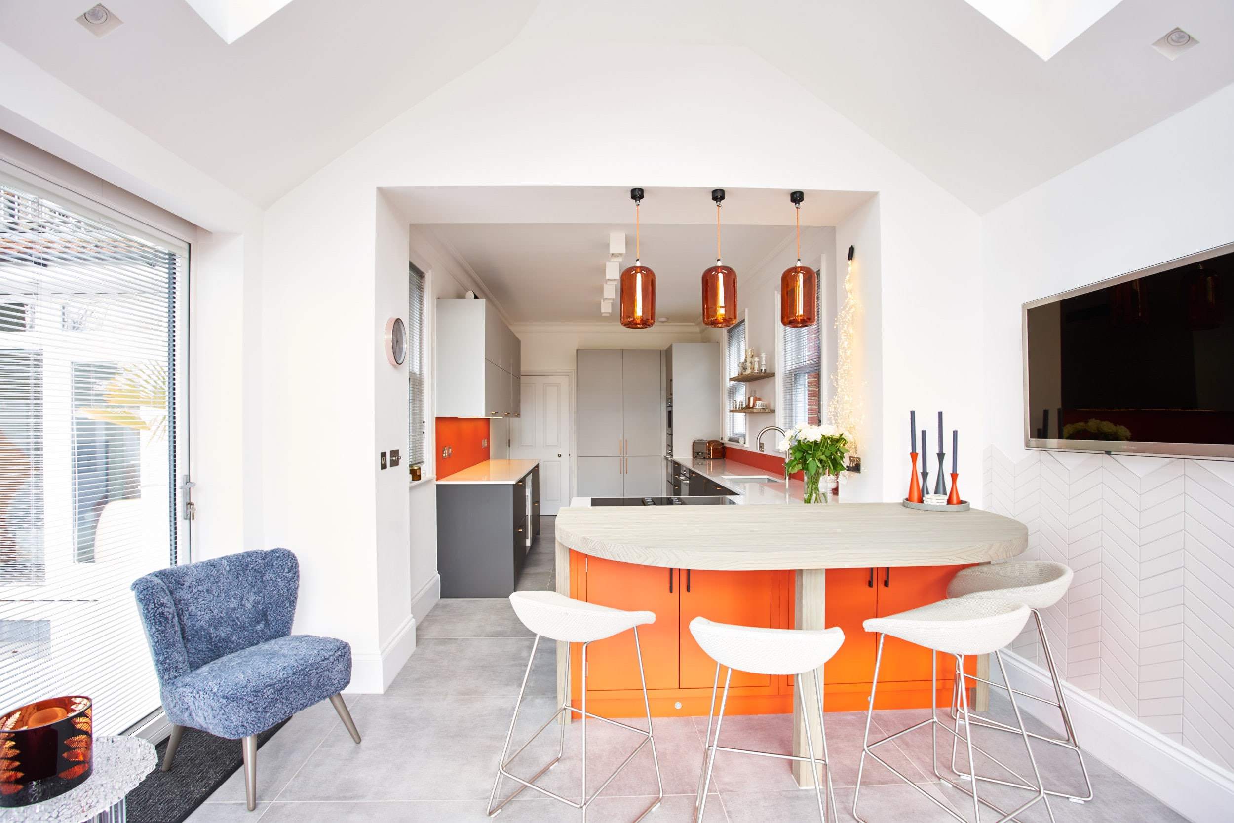 Open plan kitchen with peninsula | Lead Wolf, Peterborough